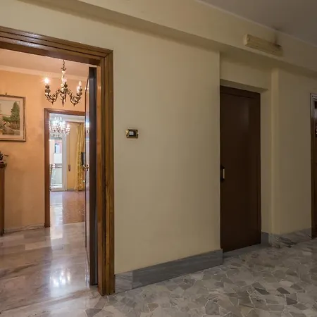 Altido Classic Style Flat With Balcony * Rome